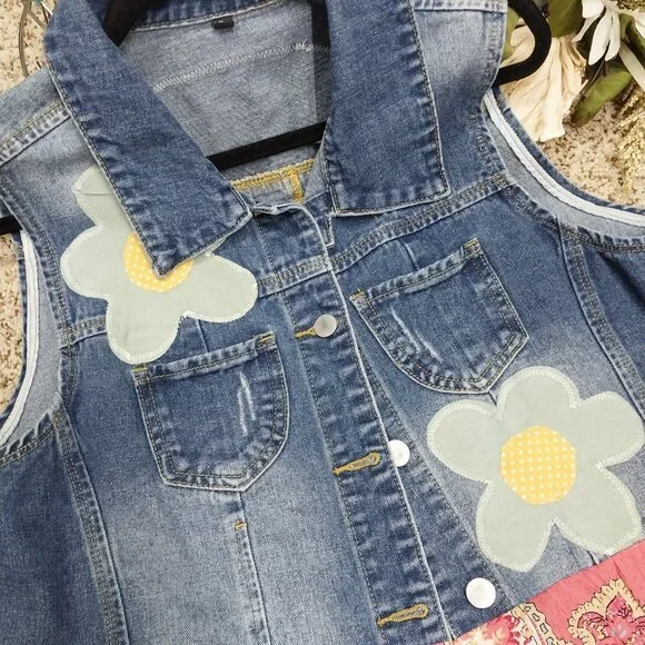 3532 Size XLarge Upcycled Jean Vest with Appliqued Flowers in Gold and Green. - Picture 3 of 7